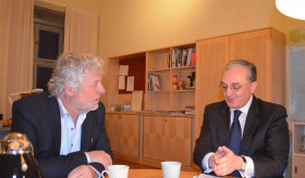 Զոհրաբ Մնացականյանի հանդիպումը Շվեդիայի Միջազգային զարգացման և համագործակցության նախարար Փիթեր Էրիքսոնի հետ