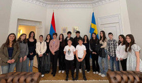 Դեսպան Աննա Աղաջանյանը hյուրընկալեց Ստոկհոլմում սովորող հայազգի աշակերտներին և հայոց լեզվի նվիրյալ ուսուցչուհիներին