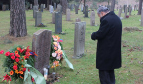 At the grave of the Swedish missionary Alma Johansson